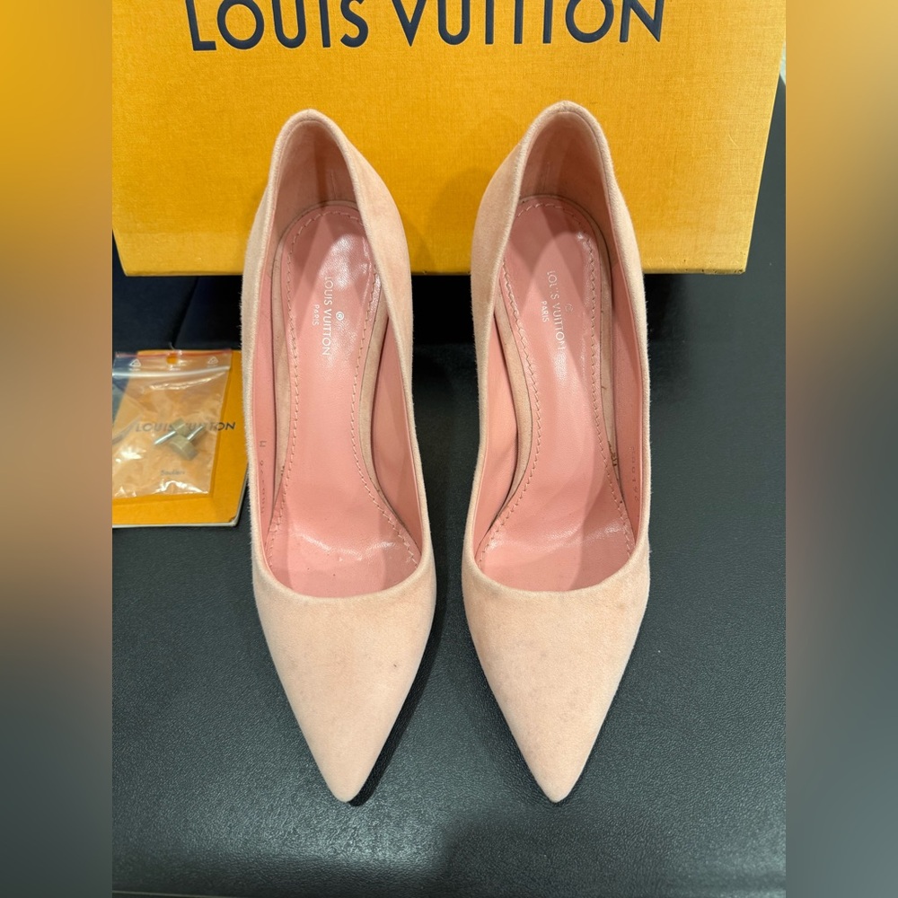 Louis Vuitton Pink Suede Pointed Toe Pumps Size 36 - Picture 3 of 13